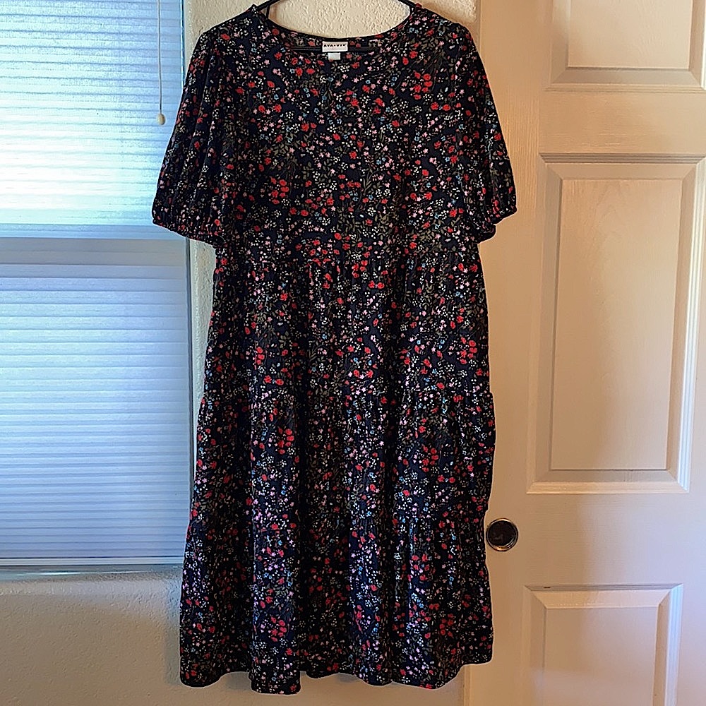 ***SOLD*****Hard to find* Ava & Viv cottagecore floral tiered dress